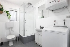 Room - Gateway Retreat Near Flinders Uni & Hospital (Bedford Park)