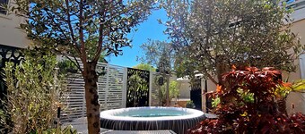 APART Studio - Suites - Dessau-Rosslau with Pool Air Conditioning Parking