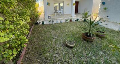 Cozy 2-Bedroom one level house in La Marsa – Perfect Location & Comfort!
