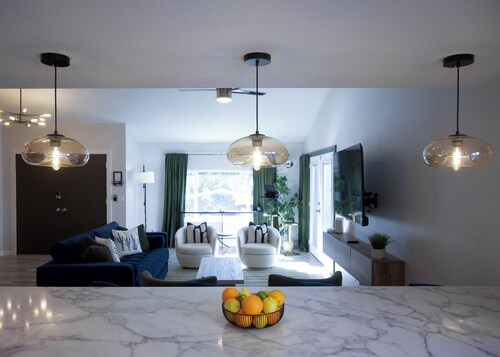 Lunar: Old Town, Heated Pool, Hottub, Game Room, Karaoke