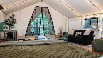 1 habitación y ropa de cama