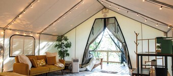 Meadowlark's Nest-Lux Camping Tent in The Gorge