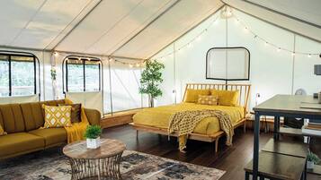 1 bedroom, bed sheets