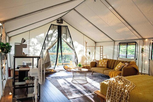Goldfinch's Nest- Cozy Heated Glamping Tent in RRG