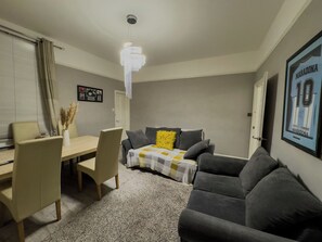 صورة غير مصنفة، 2 من 15، زرّ