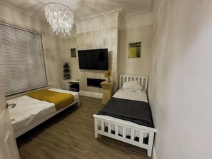 صورة غير مصنفة، 5 من 15، زرّ