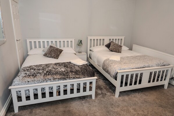 صورة غير مصنفة، 1 من 15، زرّ