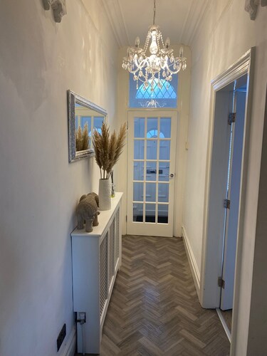 Tomelle Manchester- Stylish, Fully equipped home.  Ideal for Etihad & Coop Live