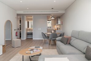 TV - With shared pool and gym - Maravilhas I (Funchal)