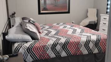 3 habitaciones, tabla de planchar con plancha, wifi y ropa de cama