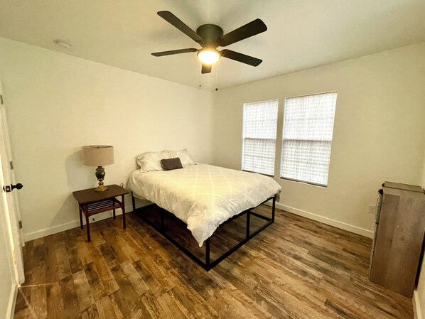 2 Schlafzimmer, Bügeleisen/Bügelbrett, kostenloses WLAN, Bettwäsche