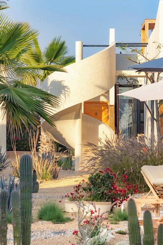 Ola de Luna, Charming bungalow in El Pescadero with AC, Pool and yoga deck.