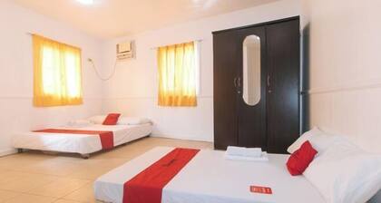 RedDoorz @ Moss Hotel Guevarra Dasmarinas