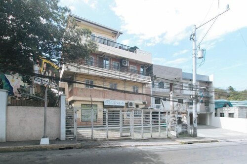 RedDoorz @ Moss Hotel Guevarra Dasmarinas