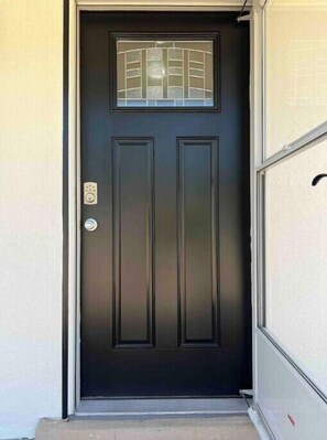 Exterior detail - Located in the heart of Albuquerque. Close to old town, easy access to I 40. (Albuquerque)