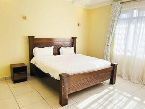 3 chambres, fer et planche à repasser, Wi-Fi, draps fournis