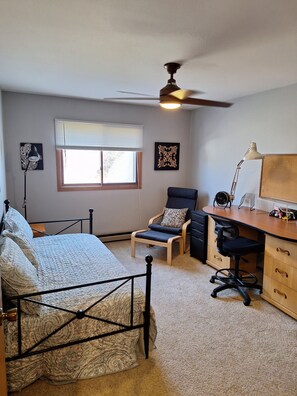 2 chambres, bureau, fer et planche à repasser, Wi-Fi gratuit