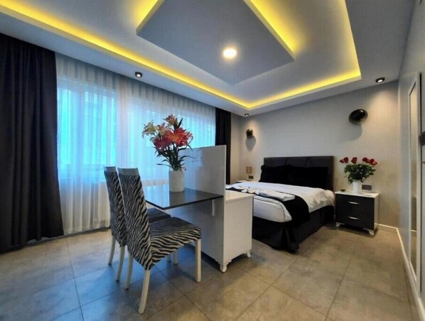 2 chambres, bureau, fer et planche à repasser, accès au Wi-Fi (inclus)