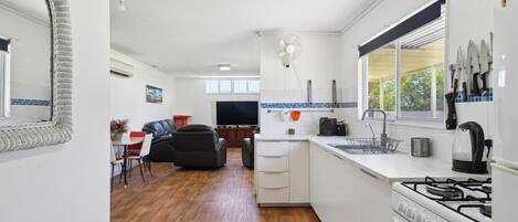 Fridge, microwave, oven, coffee/tea maker