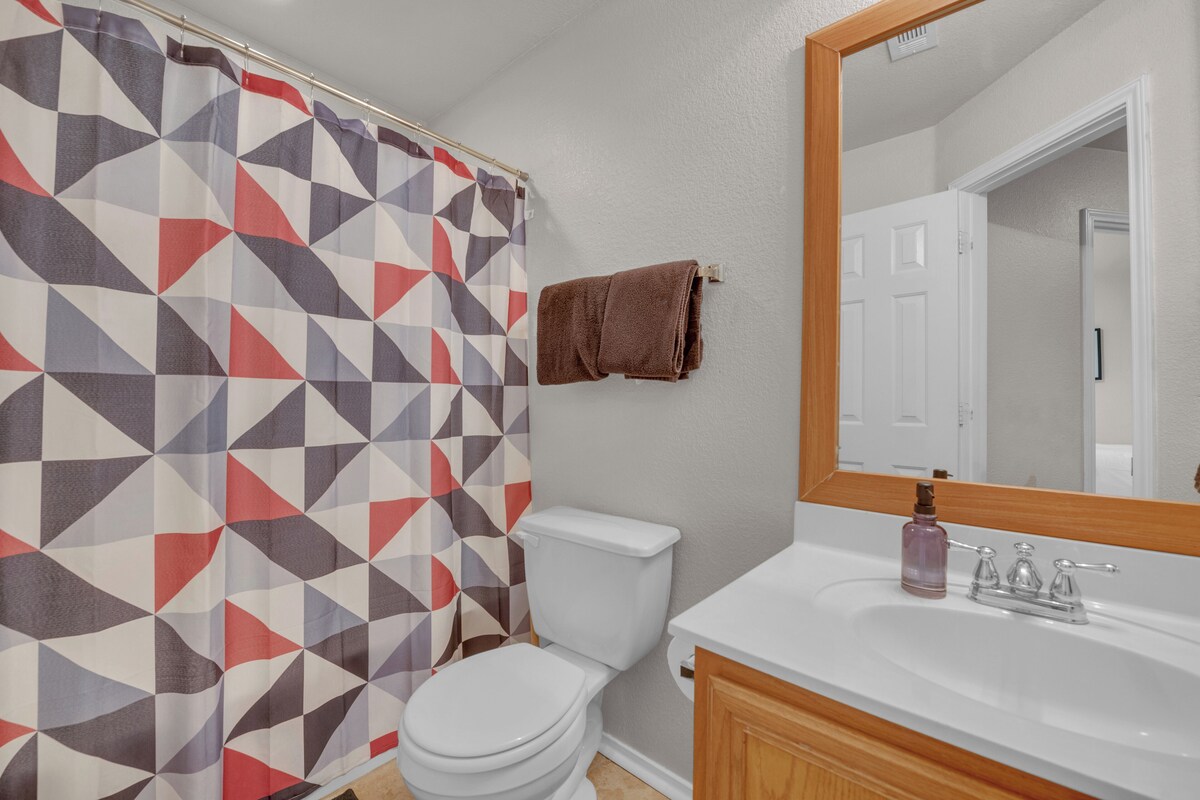 Photo 7 of Cozy 3-Bedroom Retreat with BBQ & Games