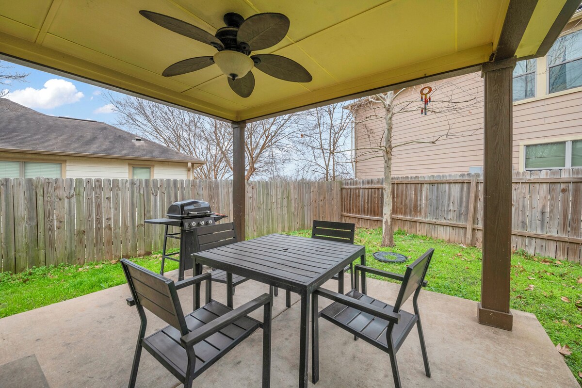 Photo 2 of Cozy 3-Bedroom Retreat with BBQ & Games