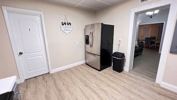 Chambre Double, salle de bains commune (Room 2) | Cuisine privée