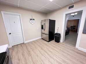 Double Room, Ensuite (Room 1) | Shared kitchen