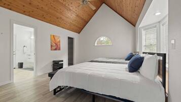 6 habitaciones, tabla de planchar con plancha, wifi y ropa de cama