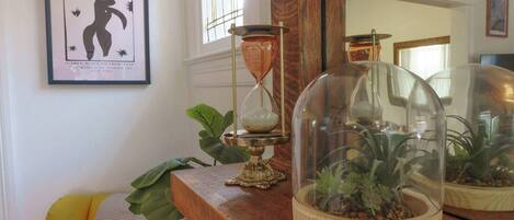 المنشأة من الداخل