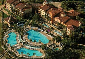 Piscina all'aperto, una piscina riscaldata