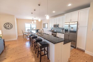 Fridge, microwave, oven, stovetop - Aquaviva - Gulf view, Private Pool- Easy Beach Access, Santa Rosa beach (Santa Rosa Beach)