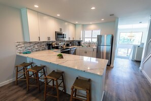 Fridge, microwave, oven, stovetop - Blue Mountain Condos #22 (Santa Rosa Beach)