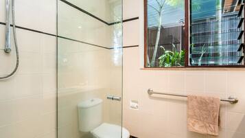 Chuveiro, secador de cabelo