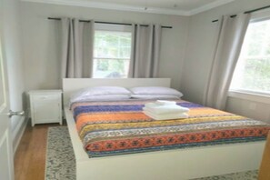 2 bedrooms, iron/ironing board, WiFi, bed sheets