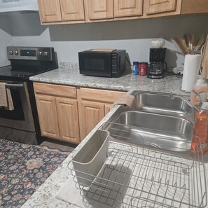Microwave, oven, stovetop, coffee/tea maker