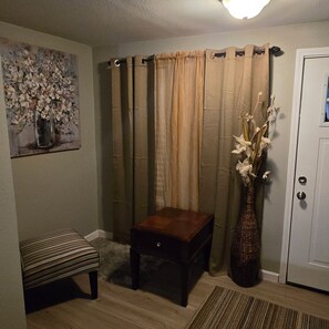 Interior - The Wild Flower (Pensacola)