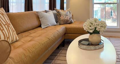 3BR Luxe ~ Elegant Design ~ DNTN ~ Deck ~ Parking