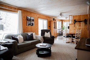 TV, video games - 3BR Lakeside Retreat with Rustic Charm & Hot Tub (Magnetawan)