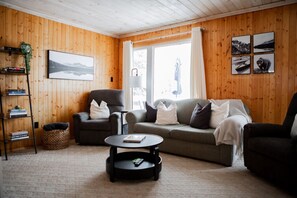 TV, video games - 3BR Lakeside Retreat with Rustic Charm & Hot Tub (Magnetawan)