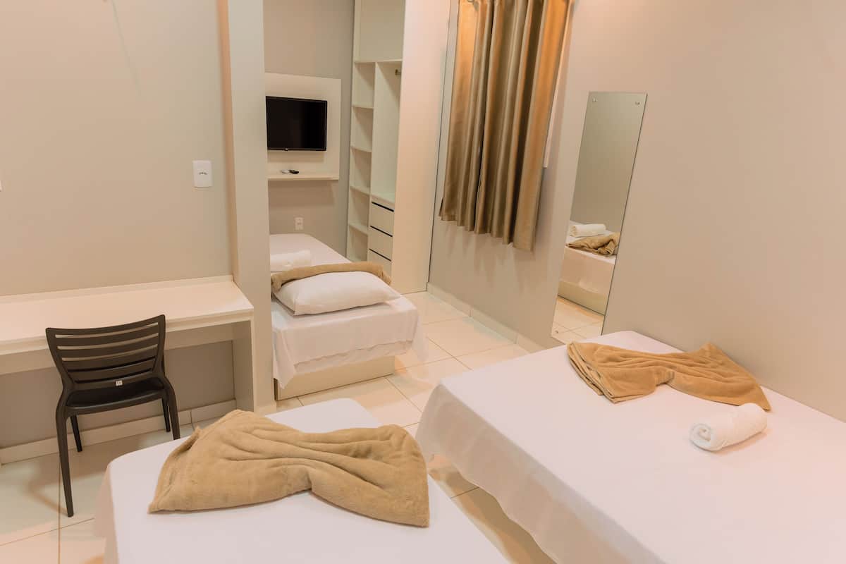 Chambre Quadruple Standard | Wi-Fi gratuit