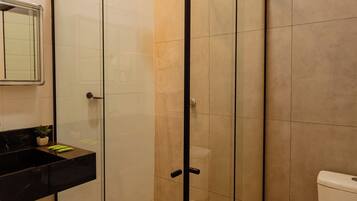 Standard Triple Room | Bathroom | Shower, towels, soap, toilet paper