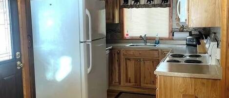 Cookware/dishes/utensils