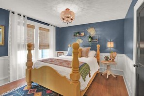 3 bedrooms, iron/ironing board, WiFi, bed sheets