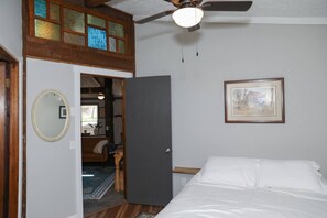 3 slaapkamers, een strijkplank/strijkijzer, wifi, beddengoed