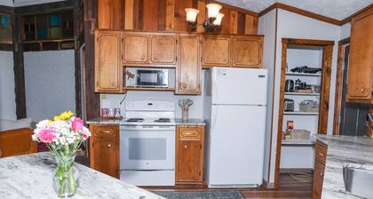 New! 8Days a Week - Octagonal home for a unique stay