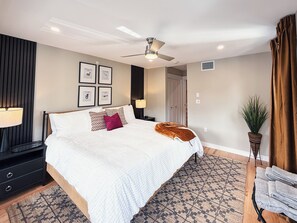 3 habitaciones, tabla de planchar con plancha, wifi y ropa de cama 