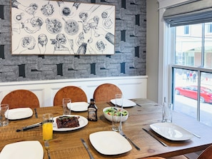 Dining - Music City Vibe ~ Luxe ~ PVT Deck ~ DWTN ~ <2min to MKT SQ (Portsmouth)