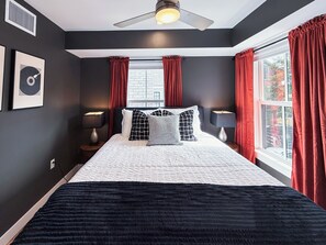 3 bedrooms, iron/ironing board, WiFi, bed sheets