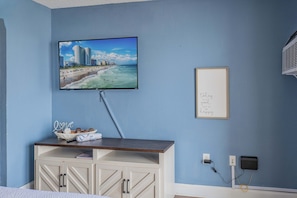 Free WiFi, bed sheets - Ocean View Condo Sleeps 4! (Myrtle Beach)