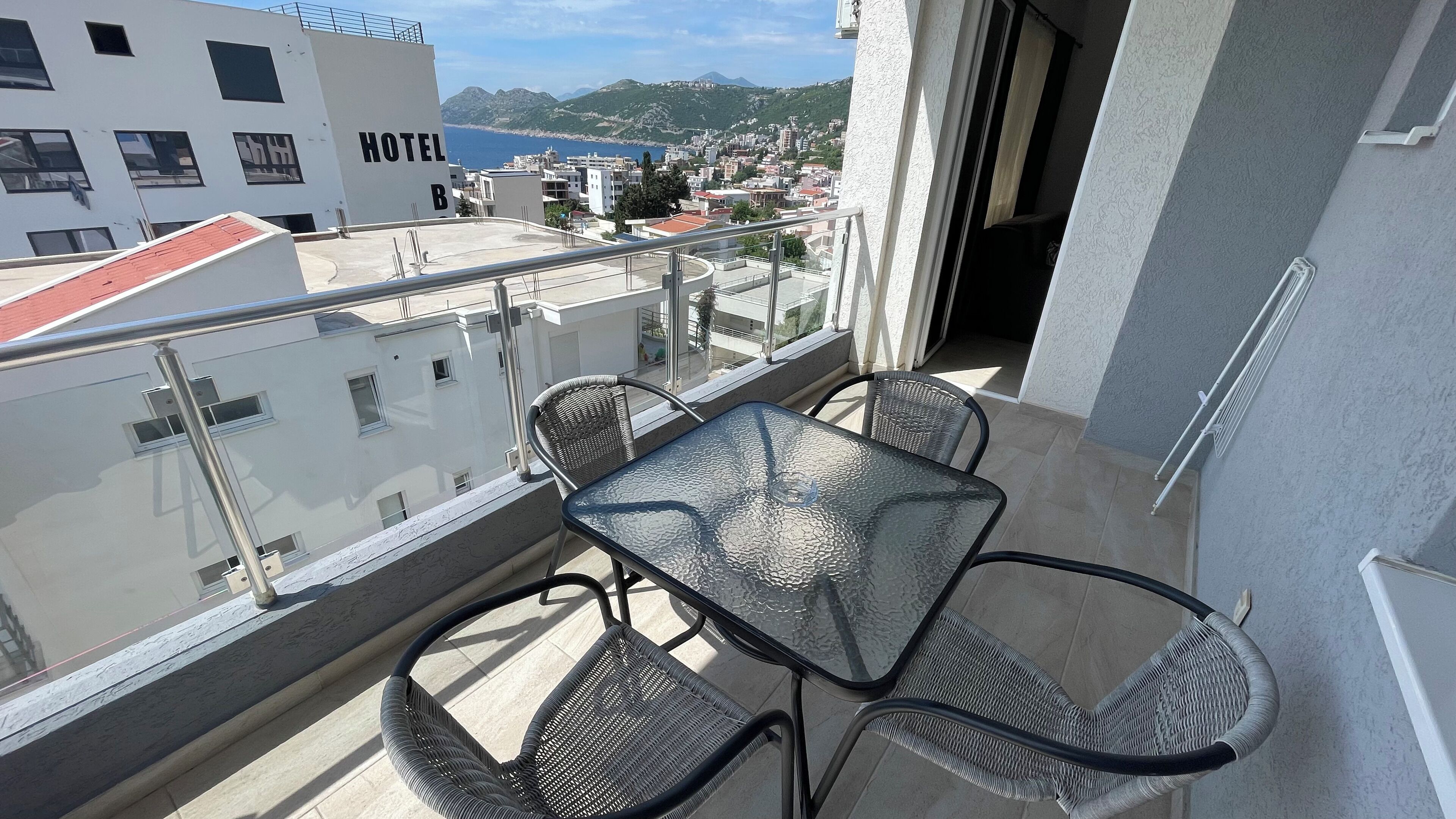 Deluxe-Apartment, eingeschränkter Meerblick | Terrasse/Patio